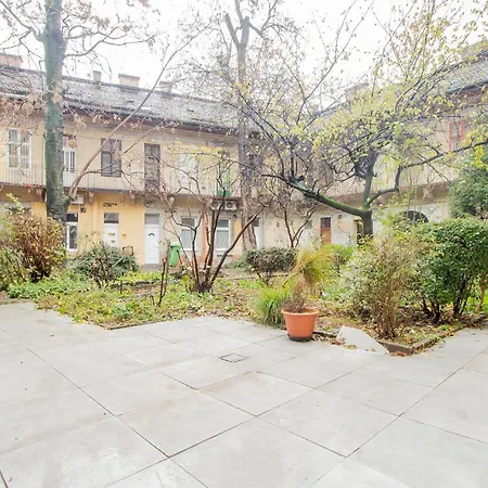 Dob-lak With Free Private Parking Apartment Budapest